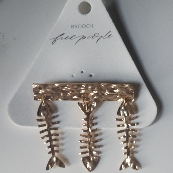 Free People Accessories - Free People Elegant Gold Fishbone Brooch